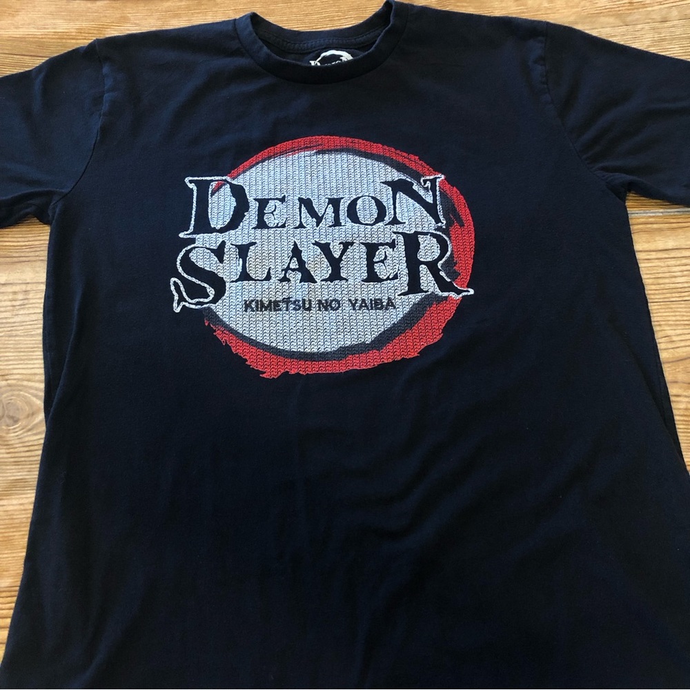 Medium embroidered Demon slayer tshirt